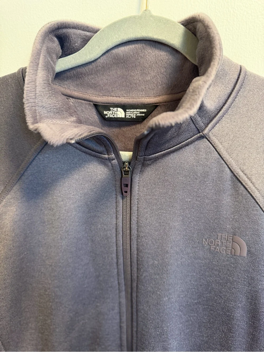 The North Face women’s Full-Zip Fleece Jacket in purple/Gray